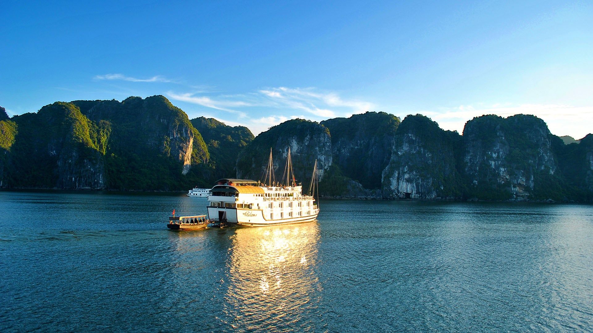 Halong Bay cruise