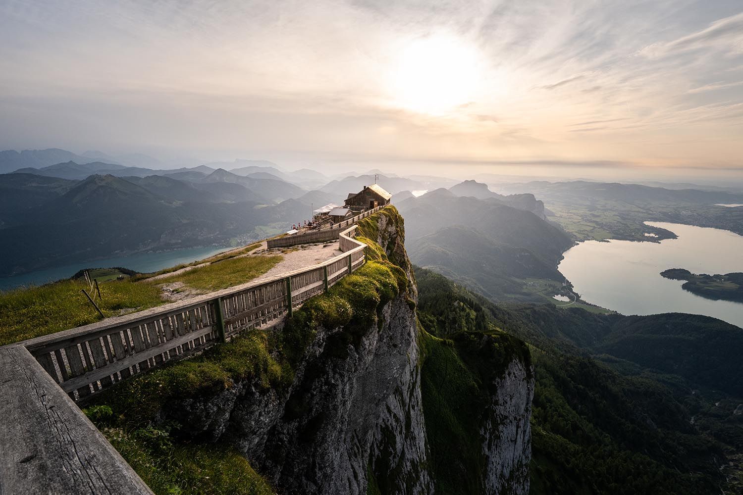 Himmelspforte shelter on the Schafberg at lake Wolfgangsee © Salzburg AG Tourismus