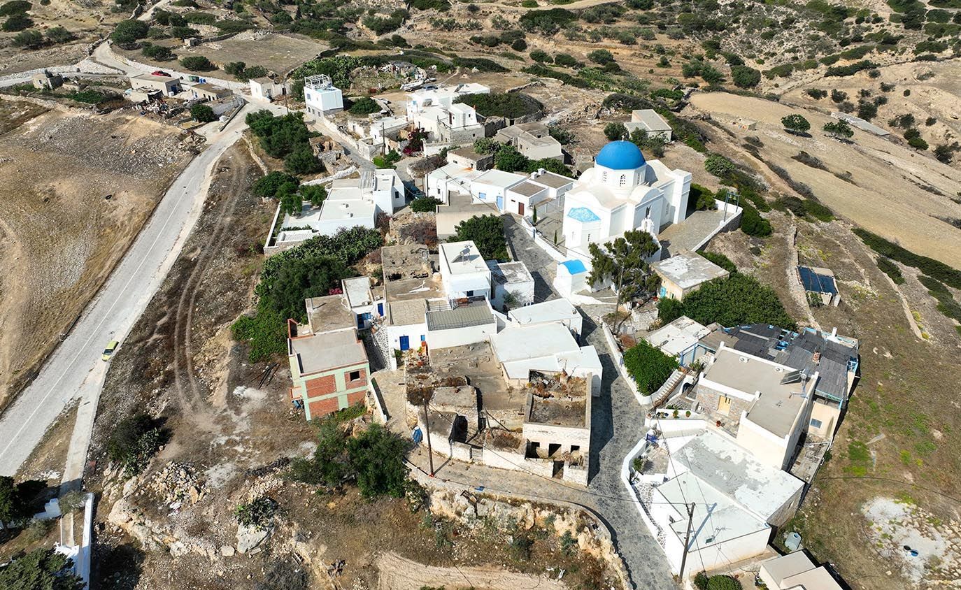 Aerial drone photo of main village or Hora of Iraklia island © Shutterstock