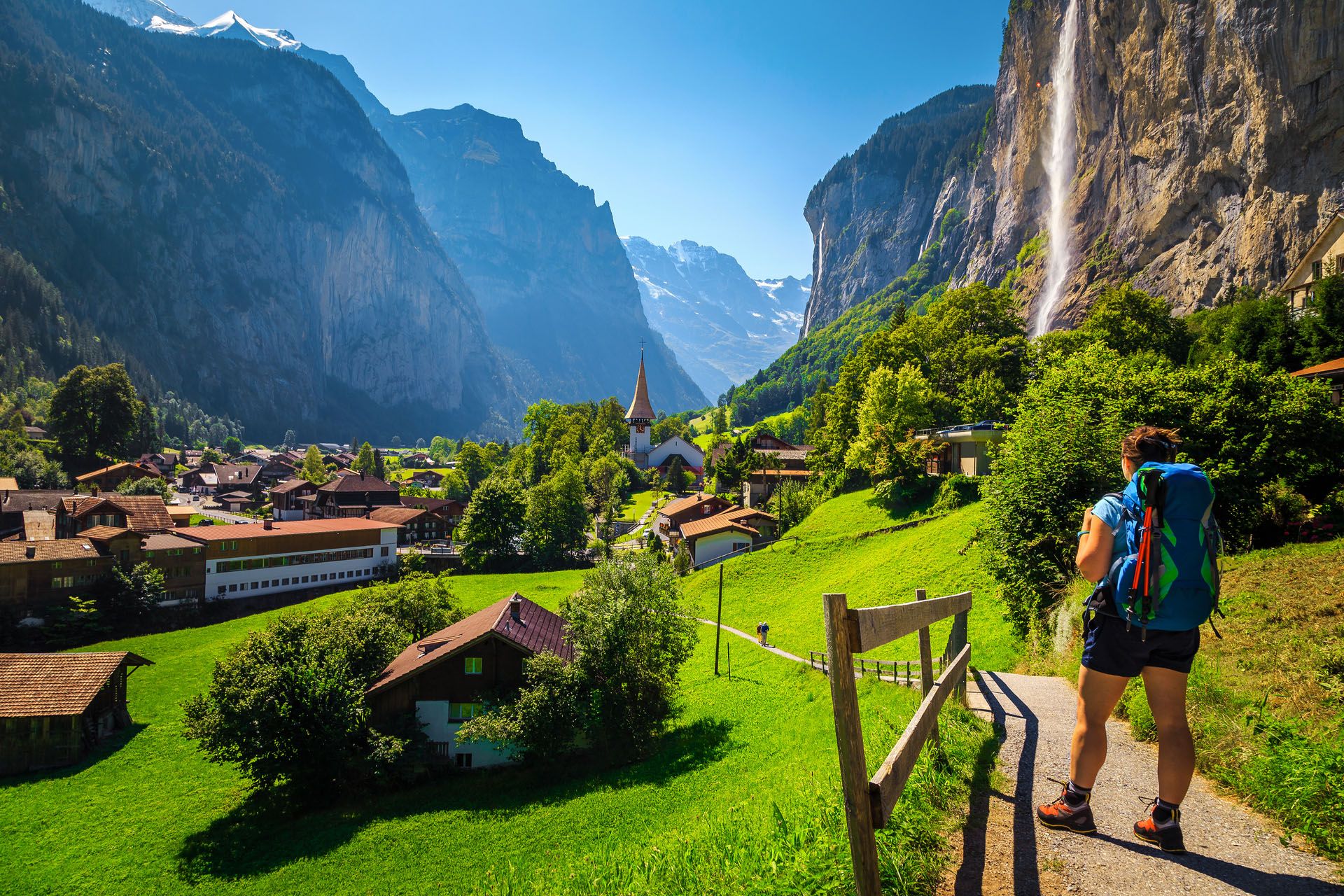 Lauterbrunnen village in Switzerland © Gaspar Janos/Shutterstock