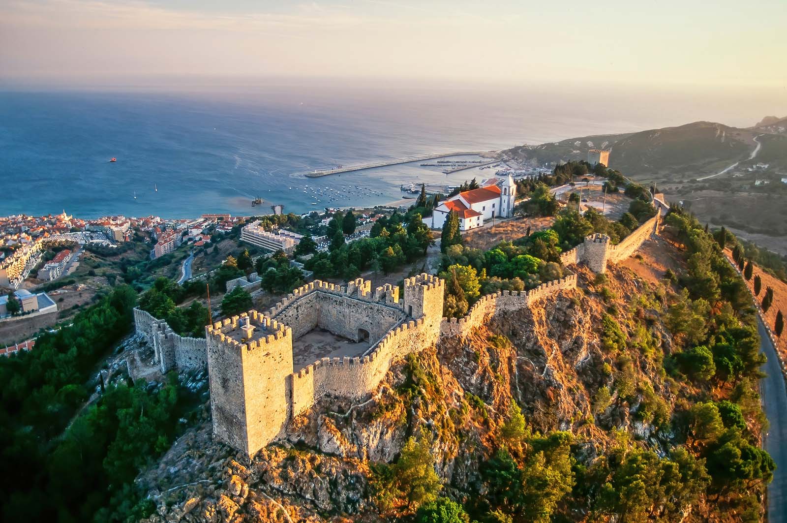 Sesimbra castle © Shutterstock