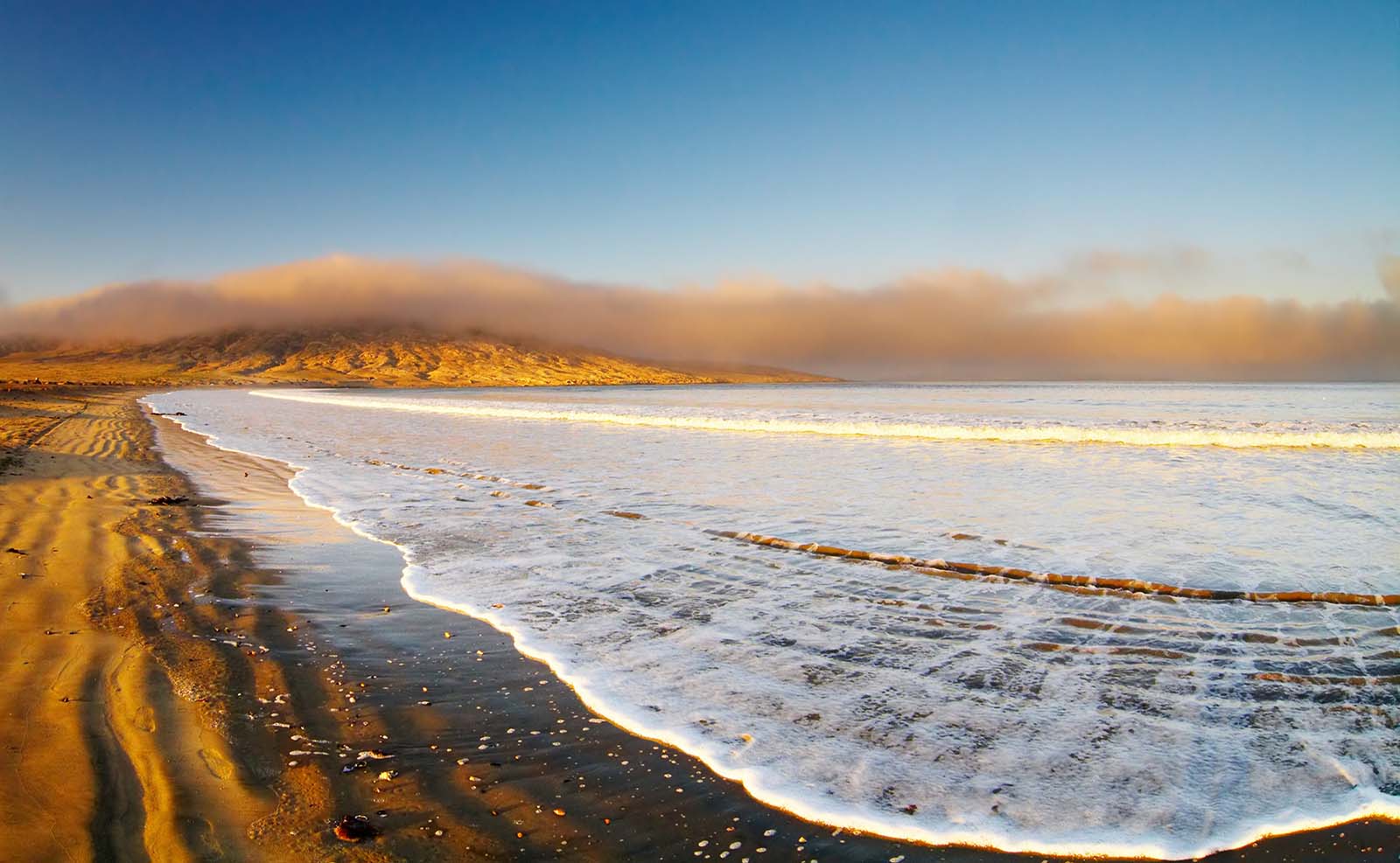 Atlantic coast, Luderitz, Namibia, Agate Beach © Shutterstock