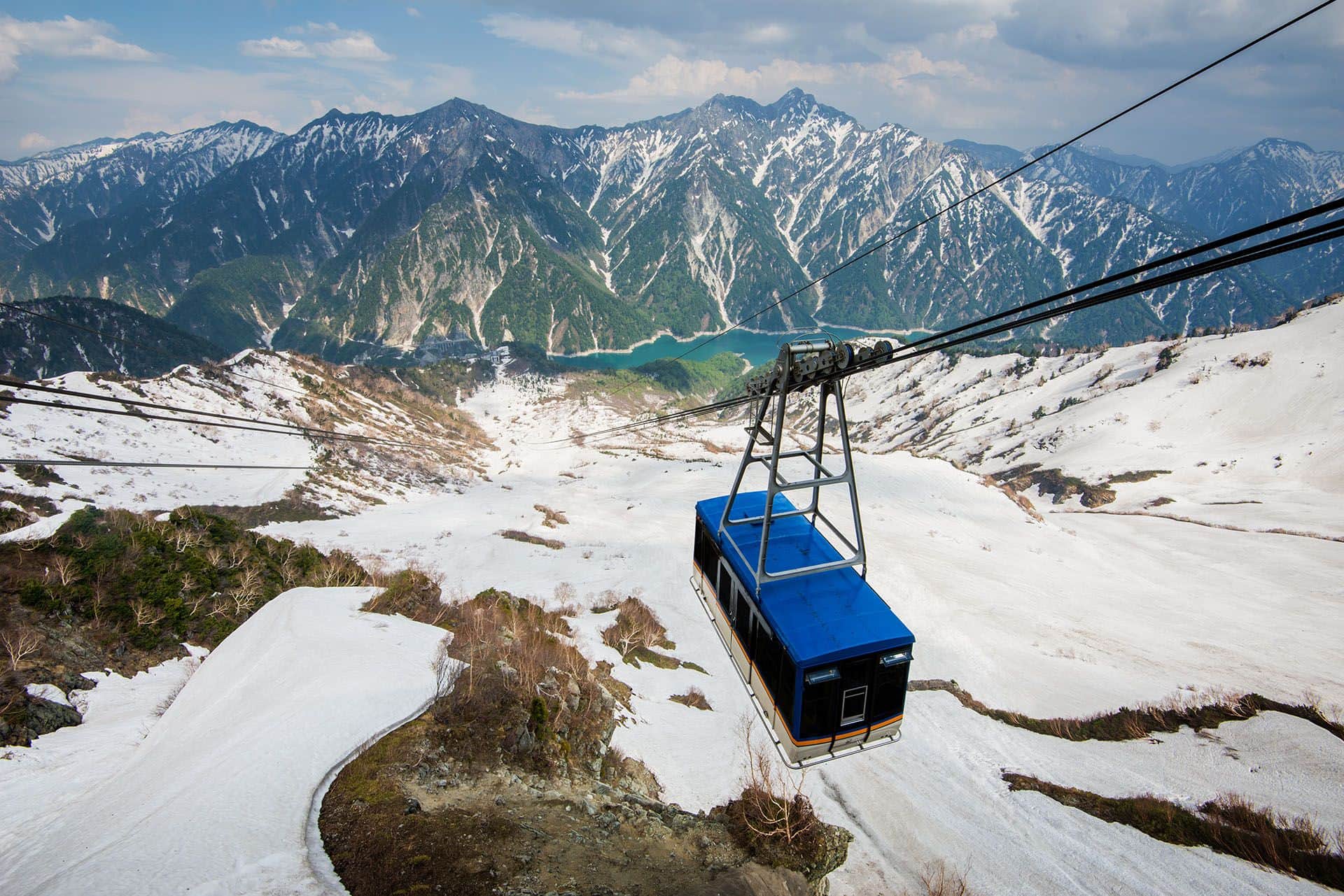 Cable car at Tateyama Kurobe Alpine Route, Japan © Shutterstock