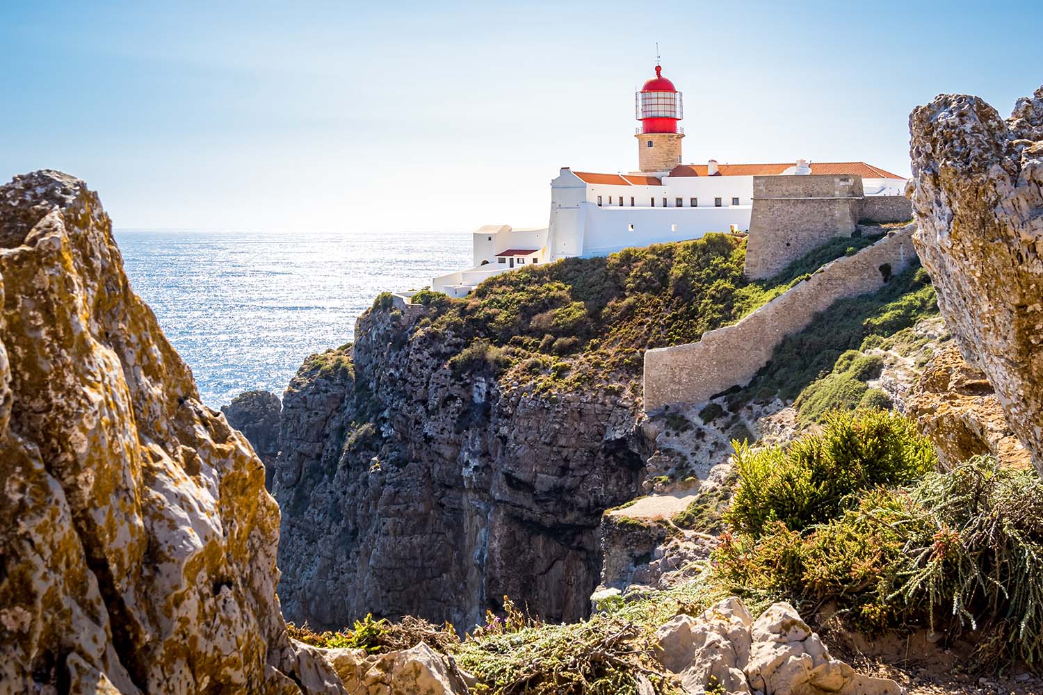 Cabo de São Vicente, Farol do Cabo de São Vicente lighthouse © Shutterstock