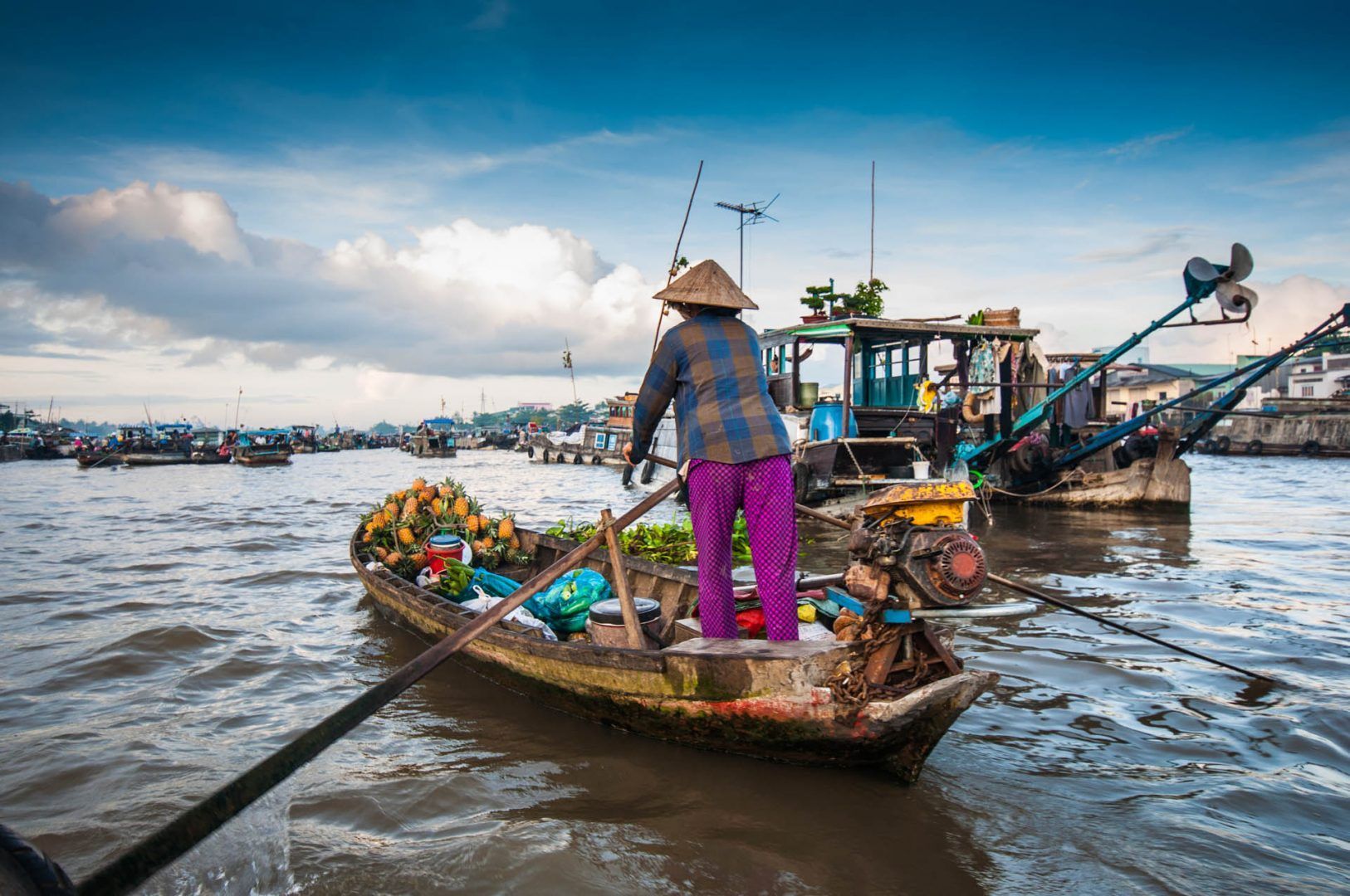 Cai Rang floating market, Vietnam © Shutterstock