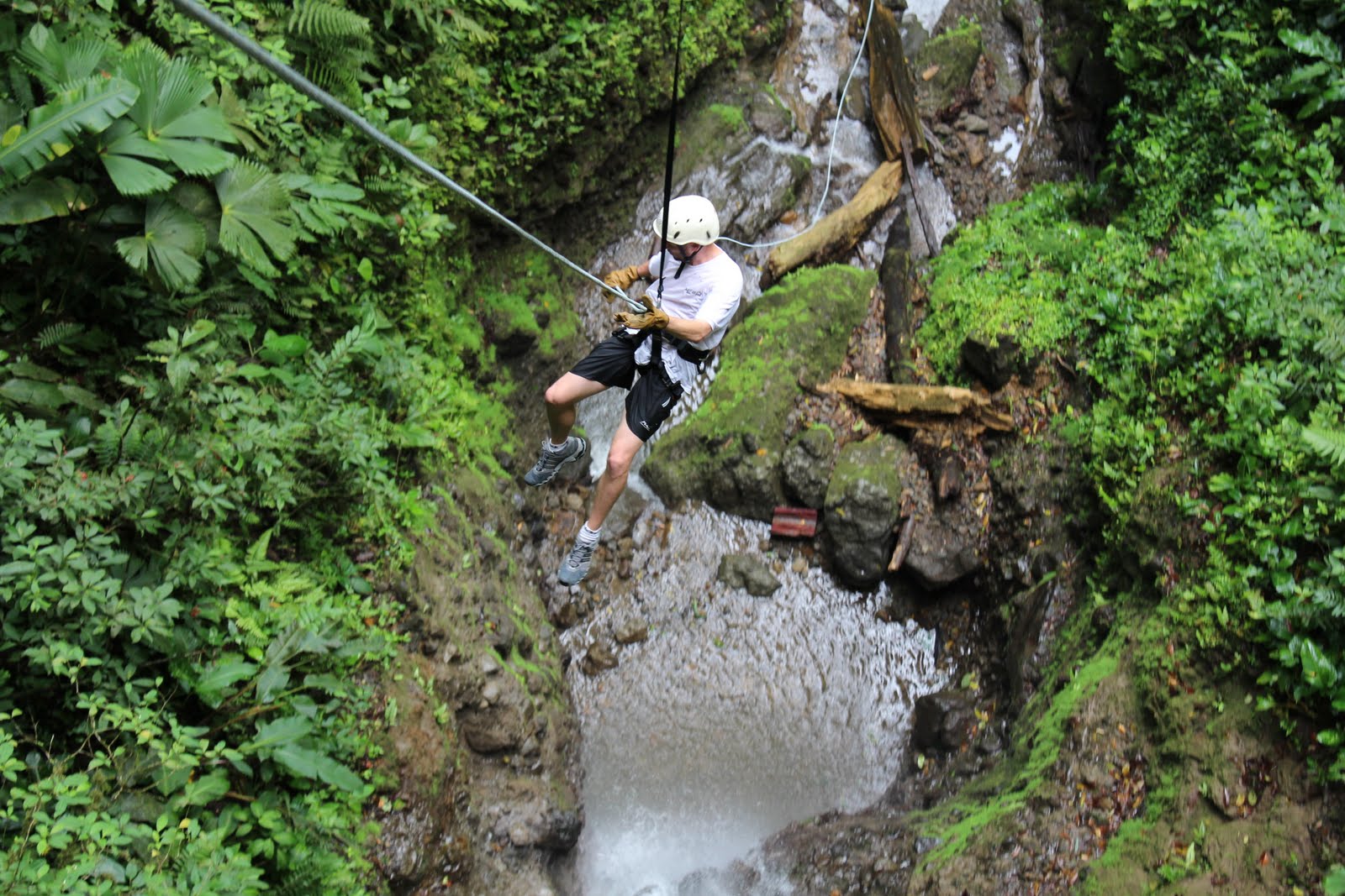 Canyoning in the Lost Canyon