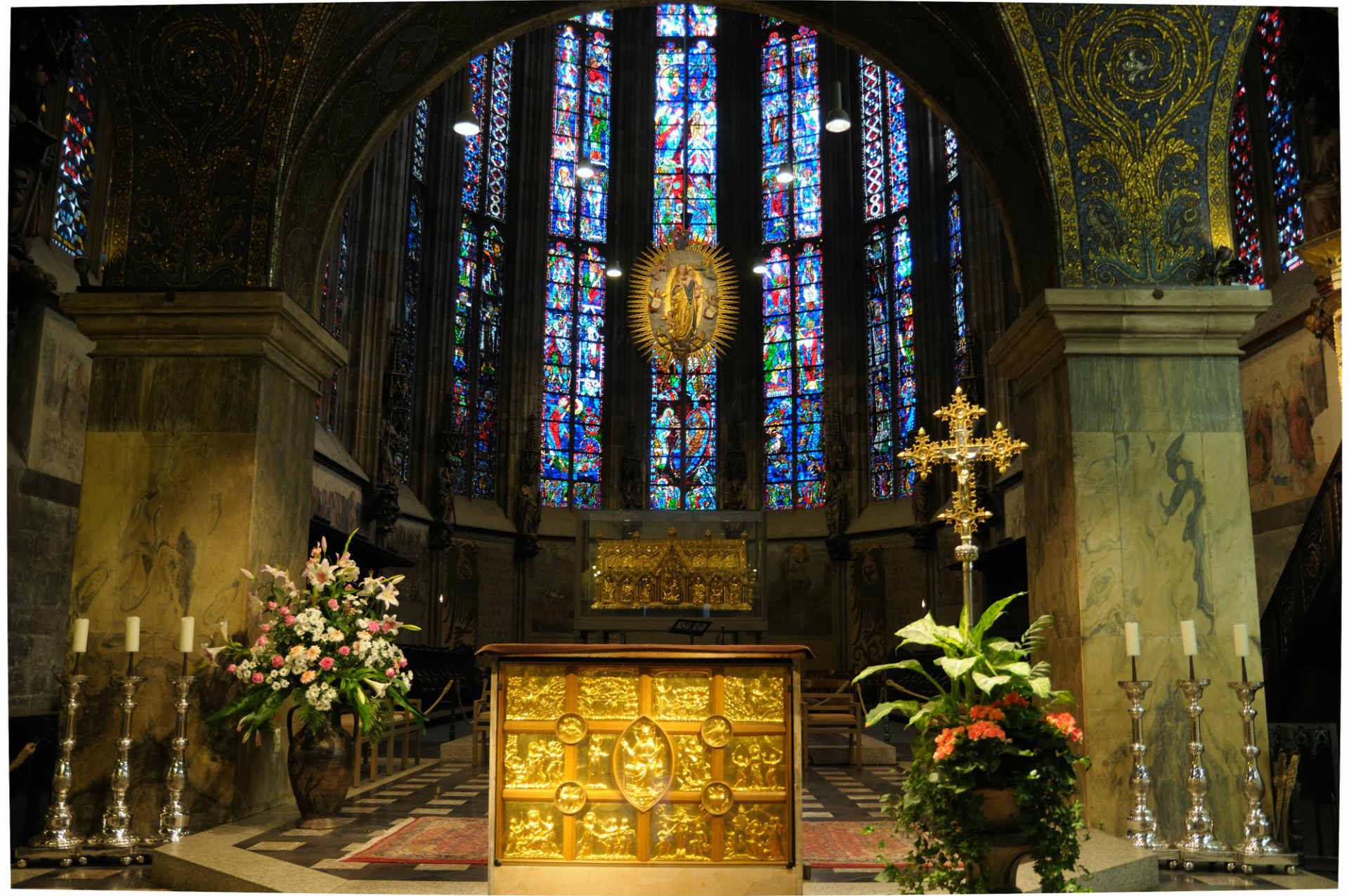 cathedral-aachen-germany-shutterstock_16101886