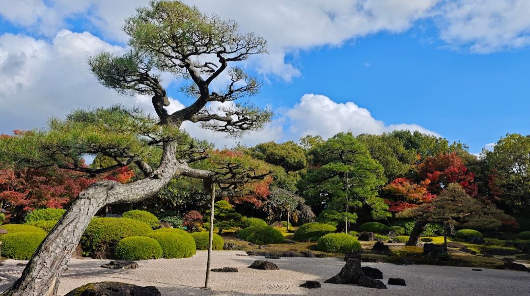 Many great viewpoints at YUUSHIEN Garden Japan © Dre Roelandt