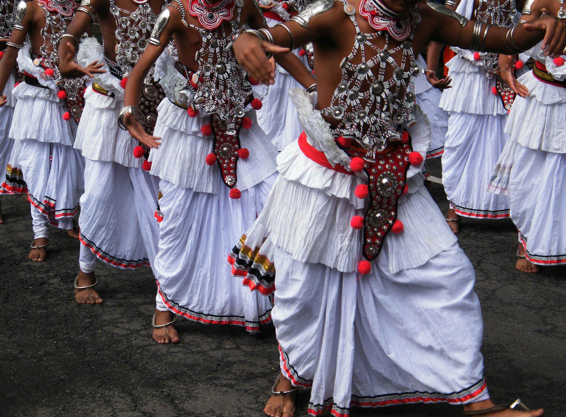 dance-kandy-sri-lanka-shutterstock_729583912