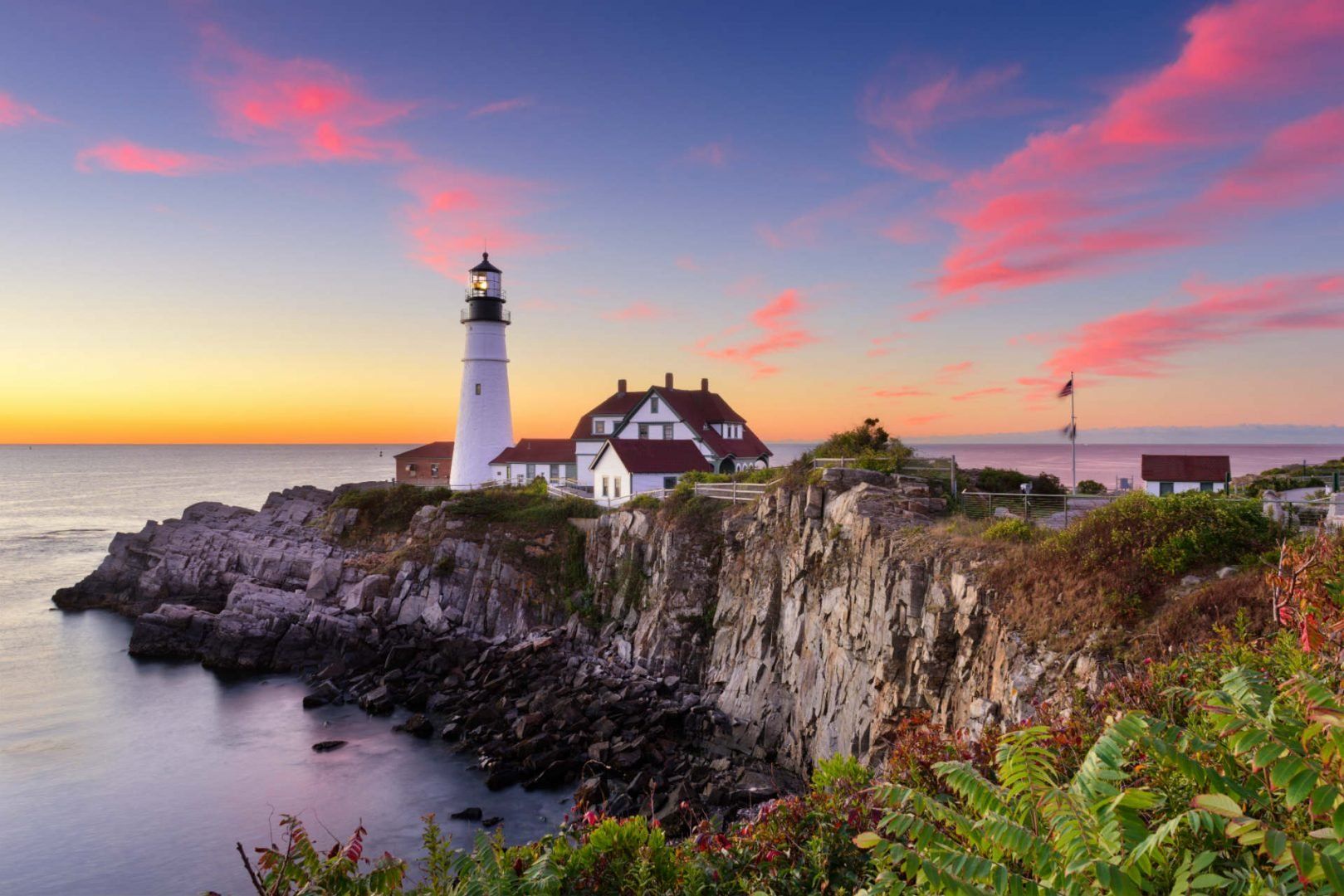 head-light-cape-elizabeth-portland-maine-usa-shutterstock_498810955
