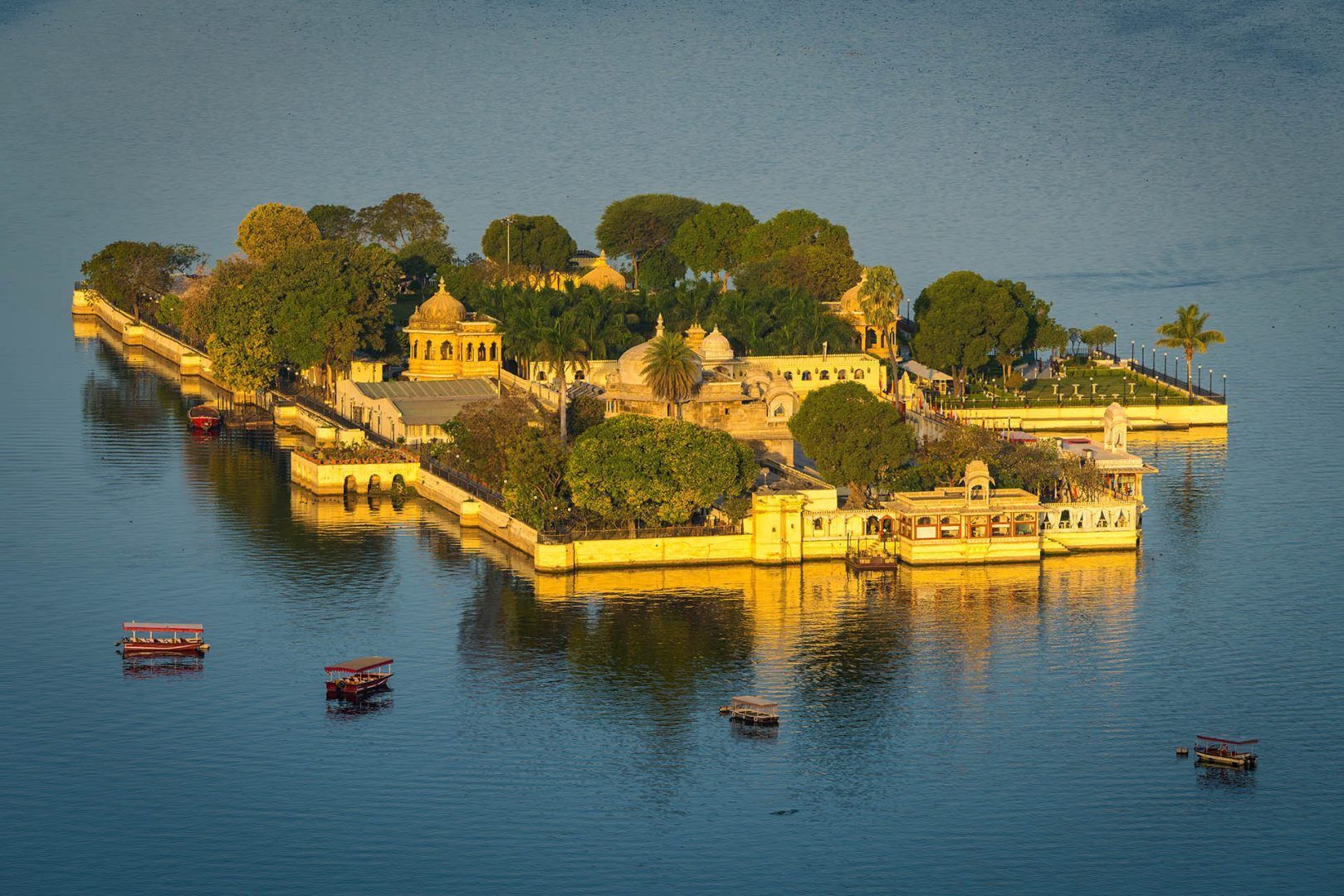Jag Mandir Palace, Lake Pichola, Udaipur, Rajasthan, India