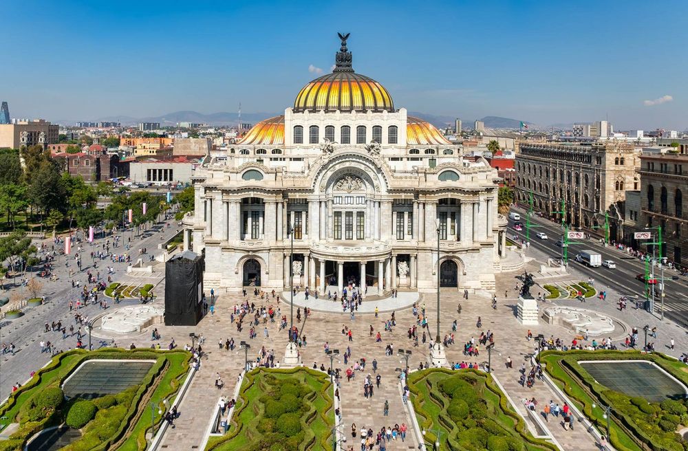 Mexico City City Guide, English Version - Art of Living - Books and  Stationery