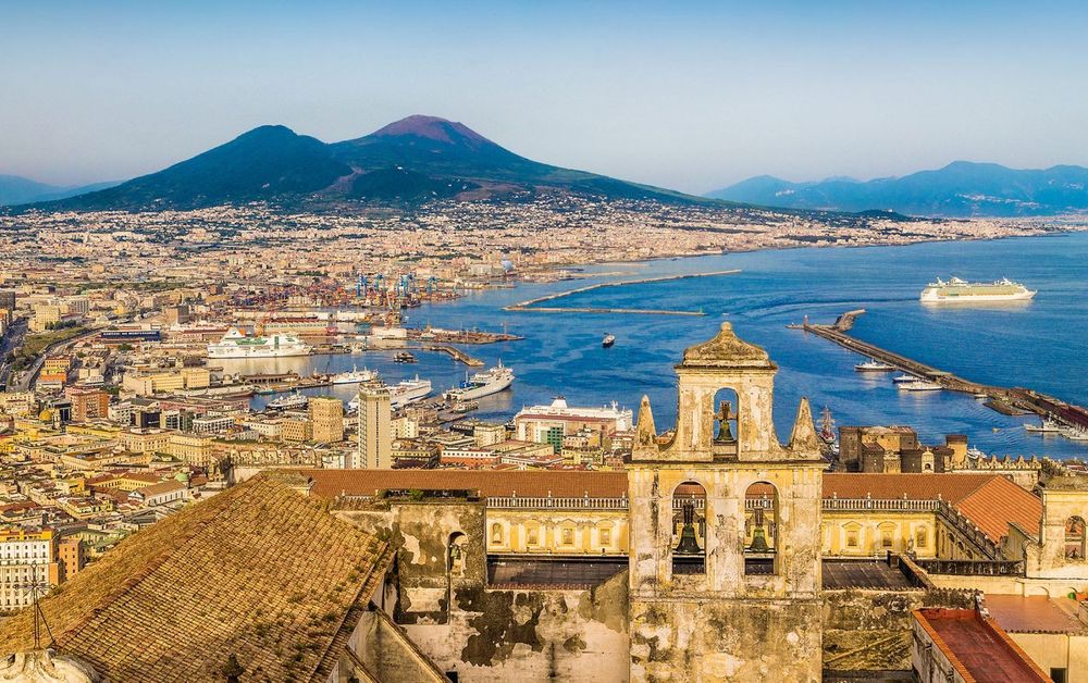 naples-italy-shutterstock_211433854