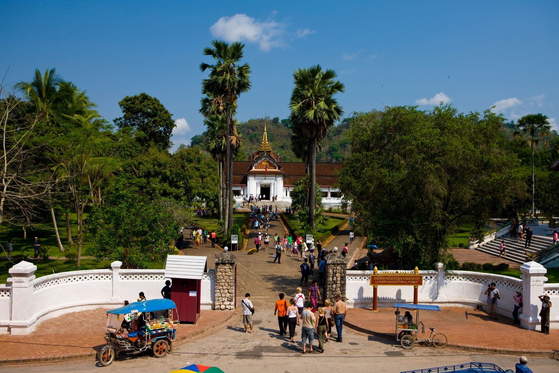 leader_apa_09Lao_LPrabang_RoyalPalaceMuseum_05_LaosCam_