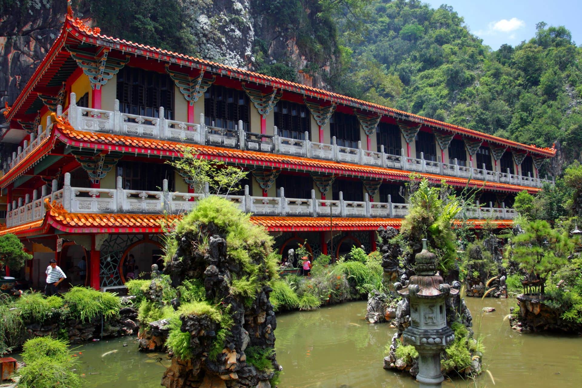 Sam Poh Tong is the most famous and developed cave temple in Malaysia