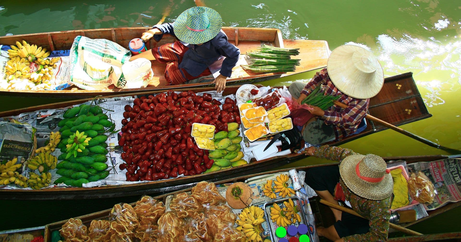 Floating market of Damnoen Saduak, Thailand