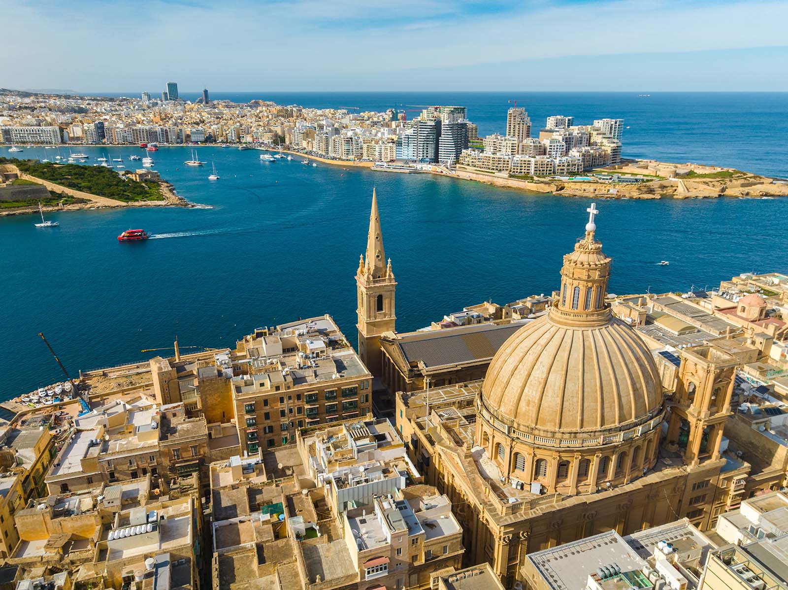 Valletta city - capital of Malta and Manoel island © Shutterstock