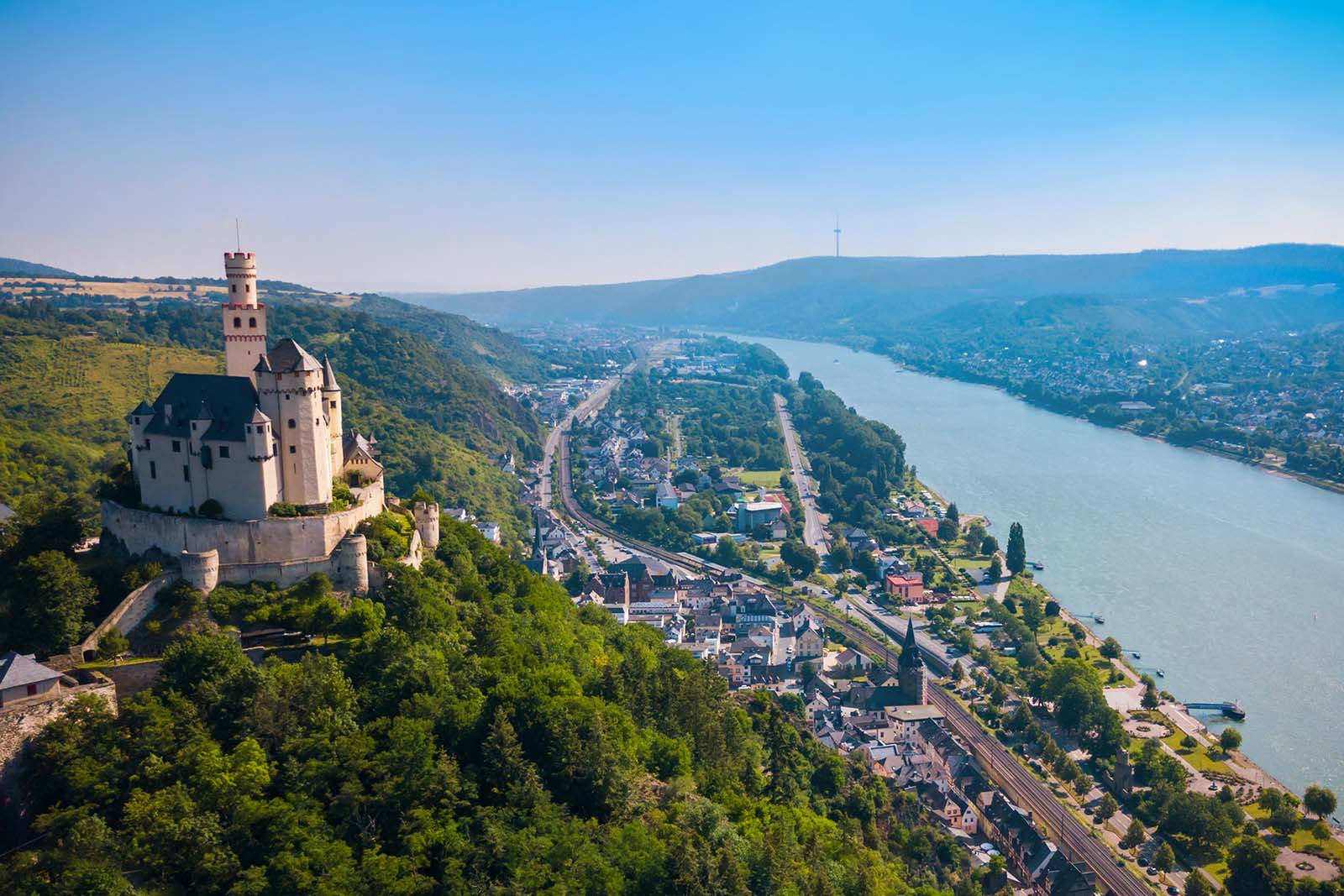 Marksburg castle, Germany © Shutterstock
