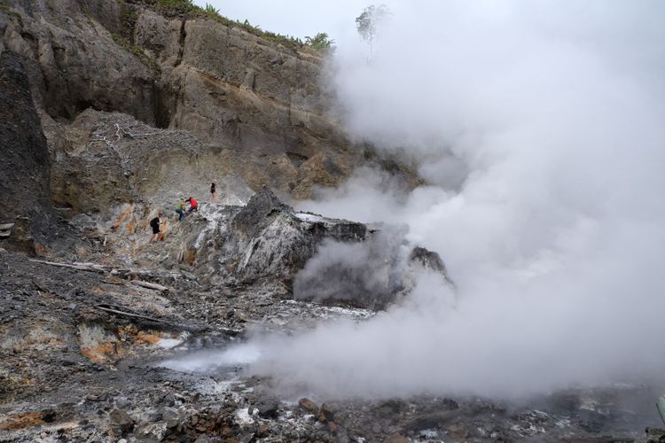 Volcano Colo Una Una: the Indonesian Island on the Rise | Rough Guides