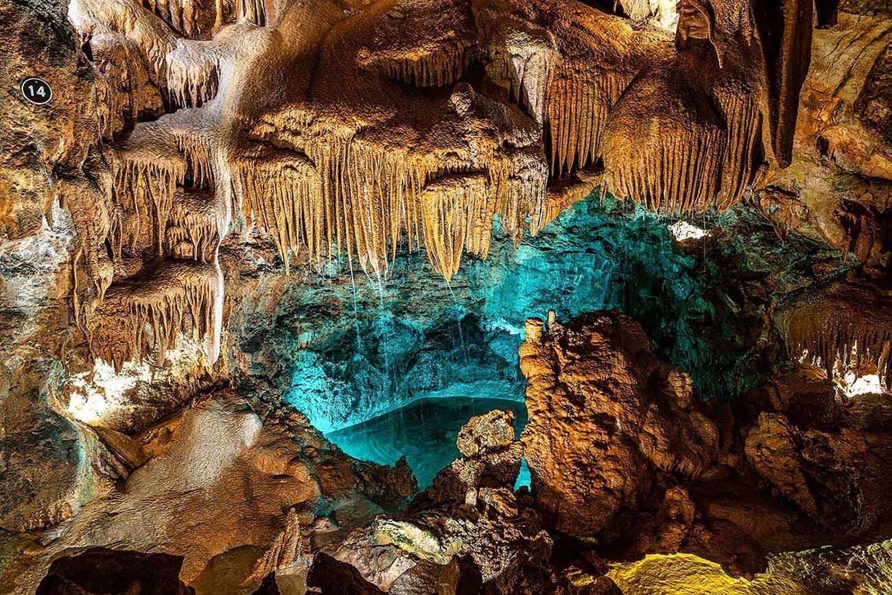 Mira de Aire Caves, Grutas de Mira de Aire at Leiria, Portugal © Shutterstock
