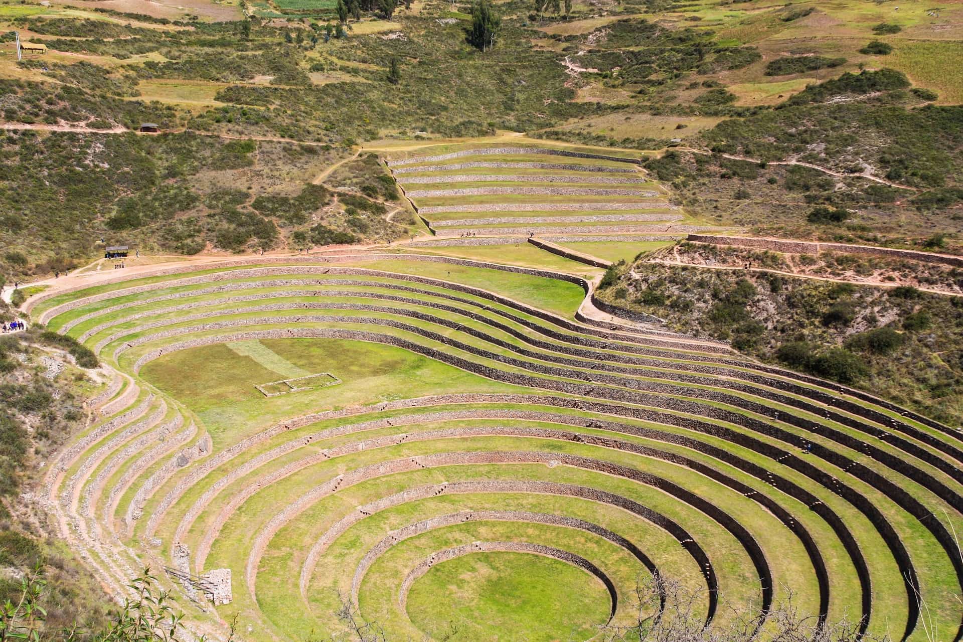 https://pixabay.com/photos/moray-inka-ruin-laboratory-3416867/