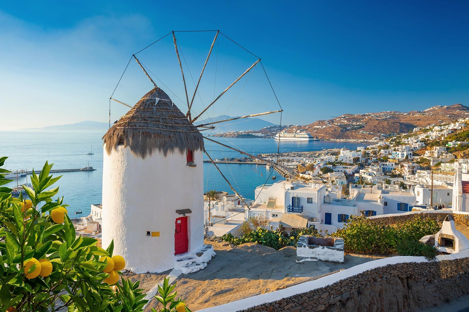 Mykonos windmills © Shutterstock