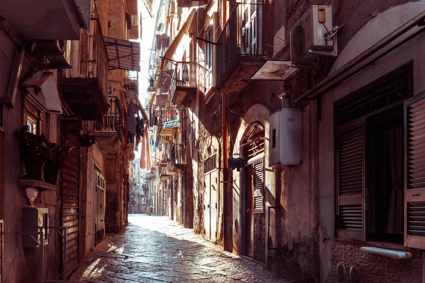 naples-old-town-shutterstock_409503061