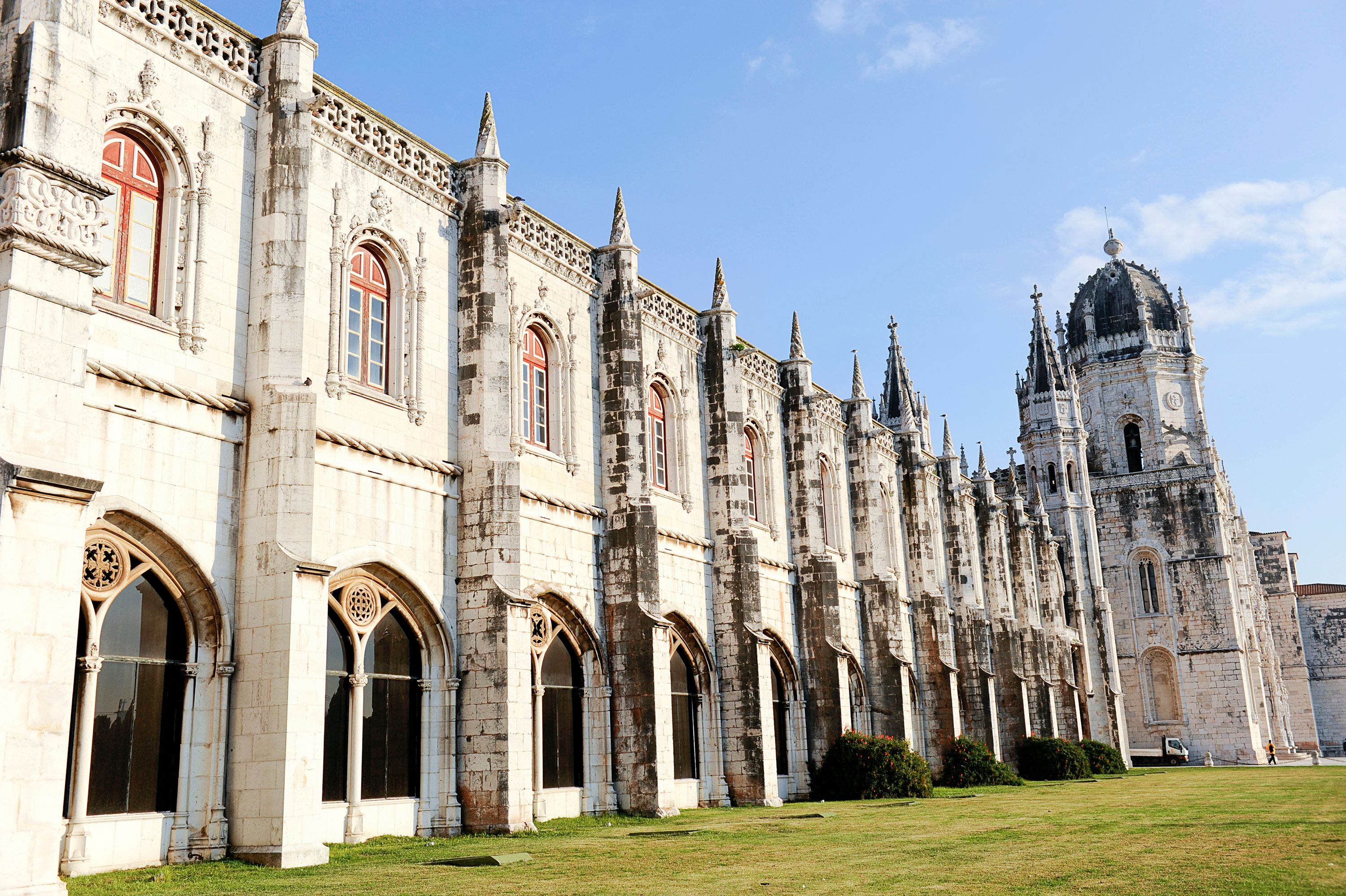 Portugal, Lisbon, Belem, Mosteiro dos Jeronimos (Hieronymites Monastery), facade
