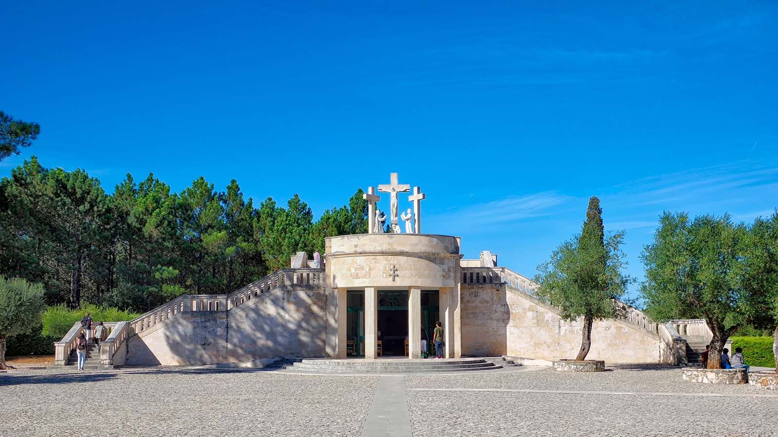 Portugal, Fatima, Way of the Cross (Calvary) © Shutterstock