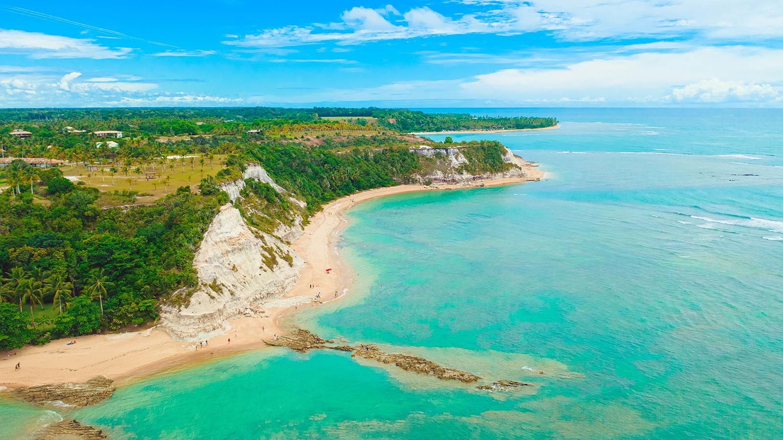 View of Praia do Espelho(Mirror Beach) in Brazil © Shutterstock