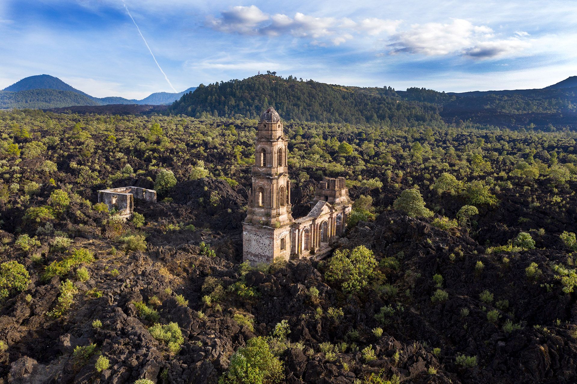 San Juan Nuevo Parangaricutiro, Michoacan, Mexico © stacyarturogi/Shutterstock