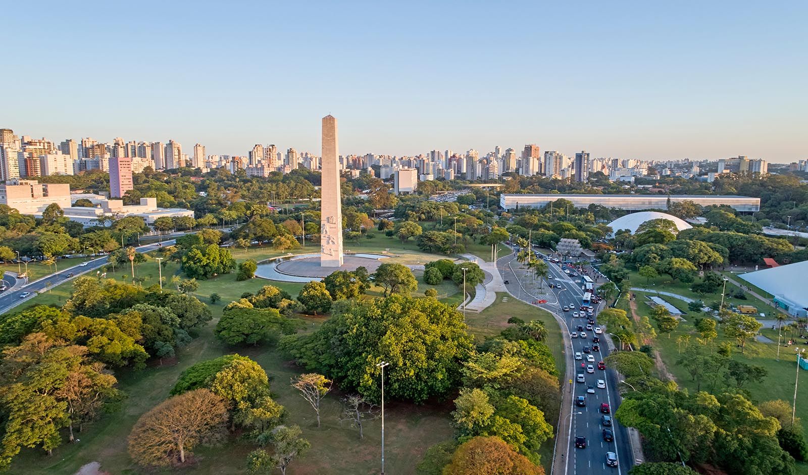 Aerial view of Sao Paulo city and next to Ibirapuera Park © Shutterstock