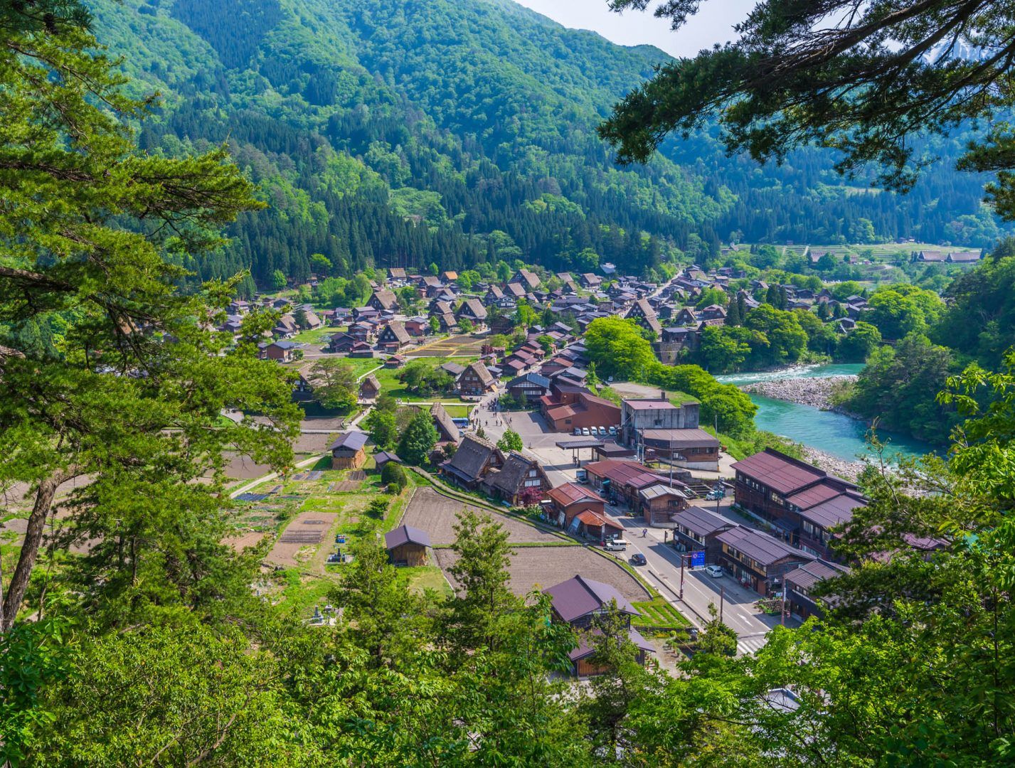 Shirakawa-Takayama-japan-shutterstock_283260488