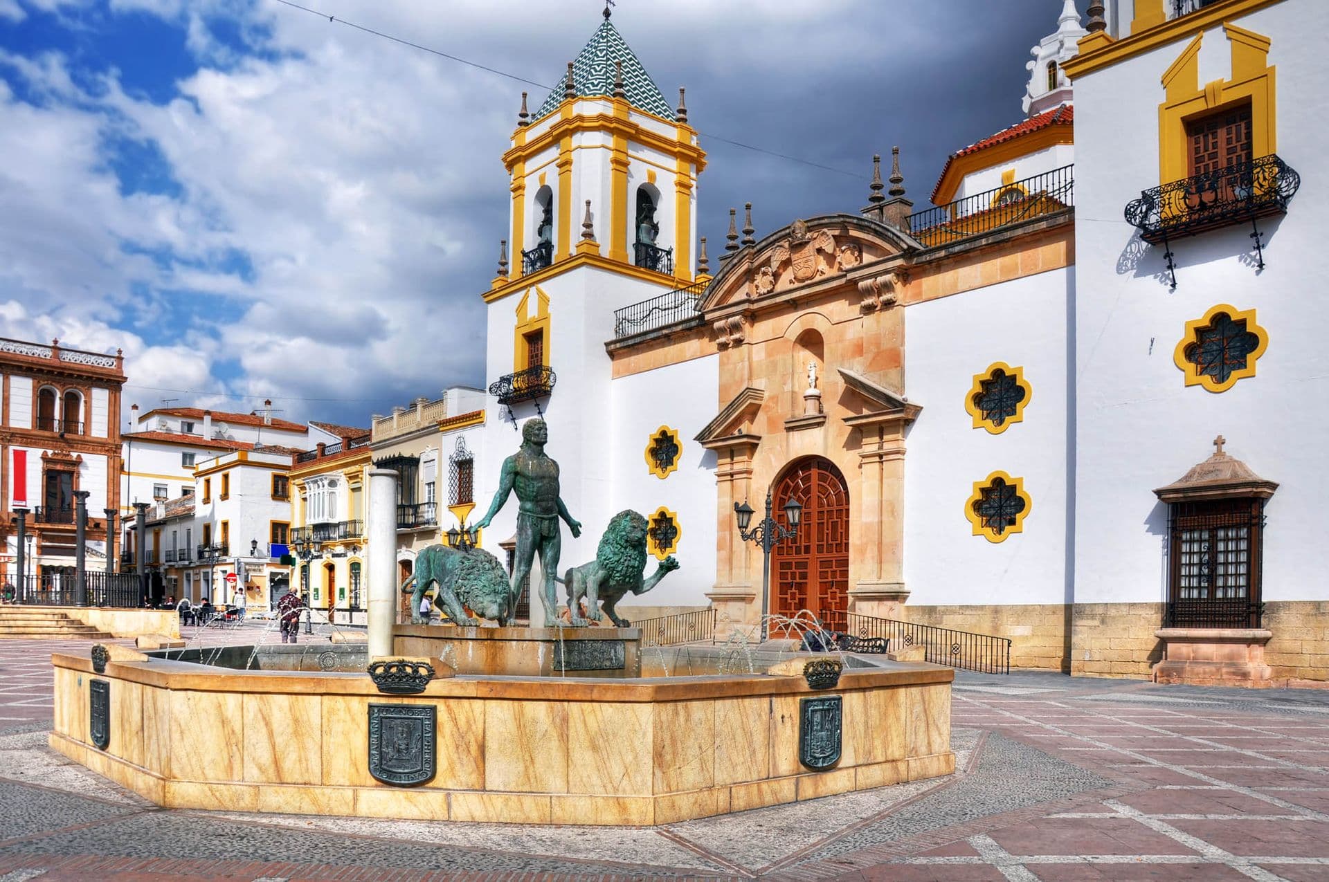 The plaza del Socorro is one of the more popular plazas in Ronda