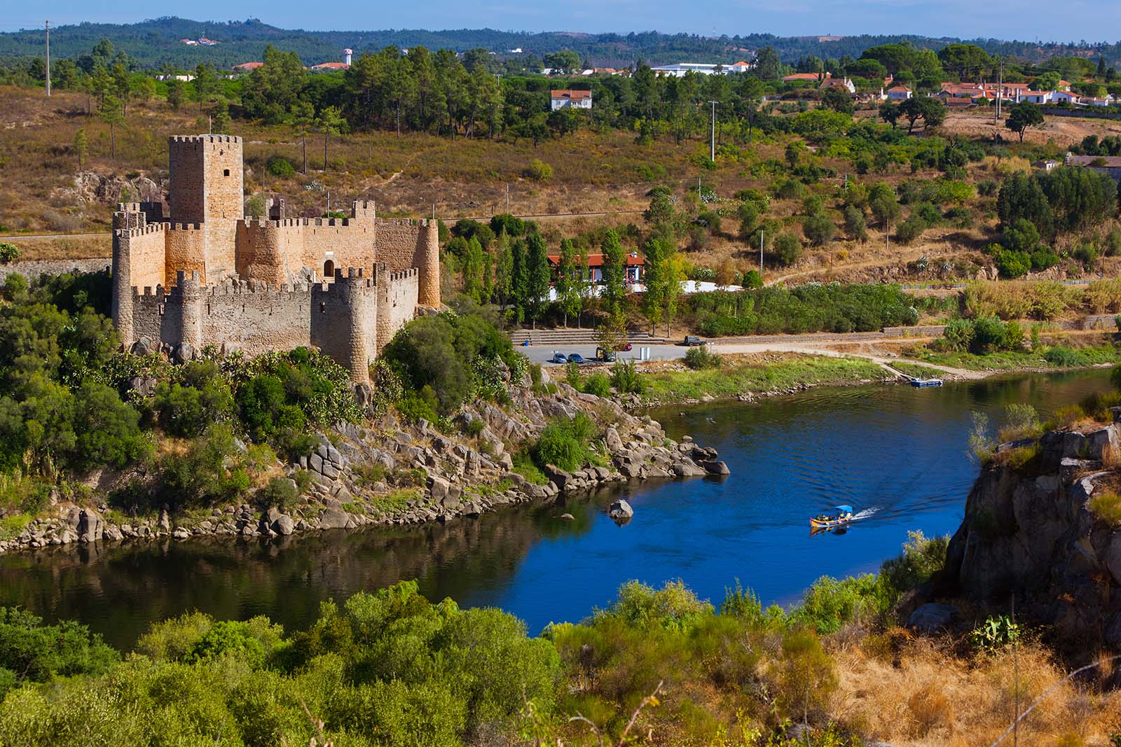 Almourol castle © Shutterstock