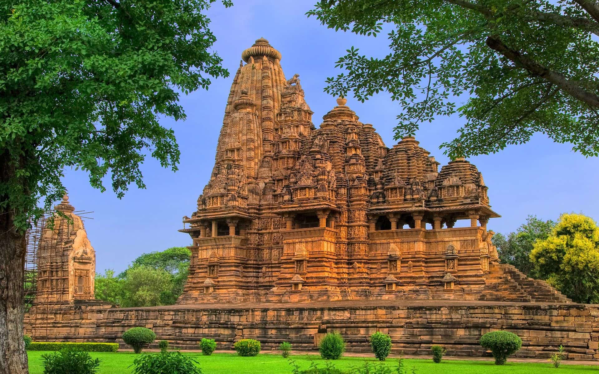 Vishwanatha hindu temple in Khajuraho, IndiaVishwanatha hindu temple in Khajuraho, India
