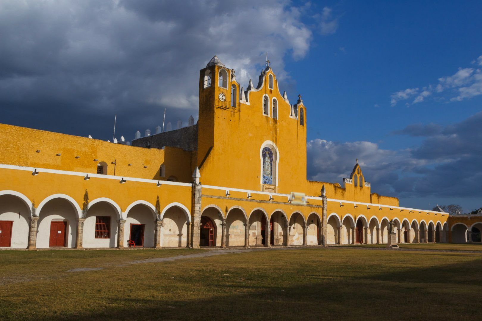 spanish-convent-izamal-mexico-shutterstock_305635607