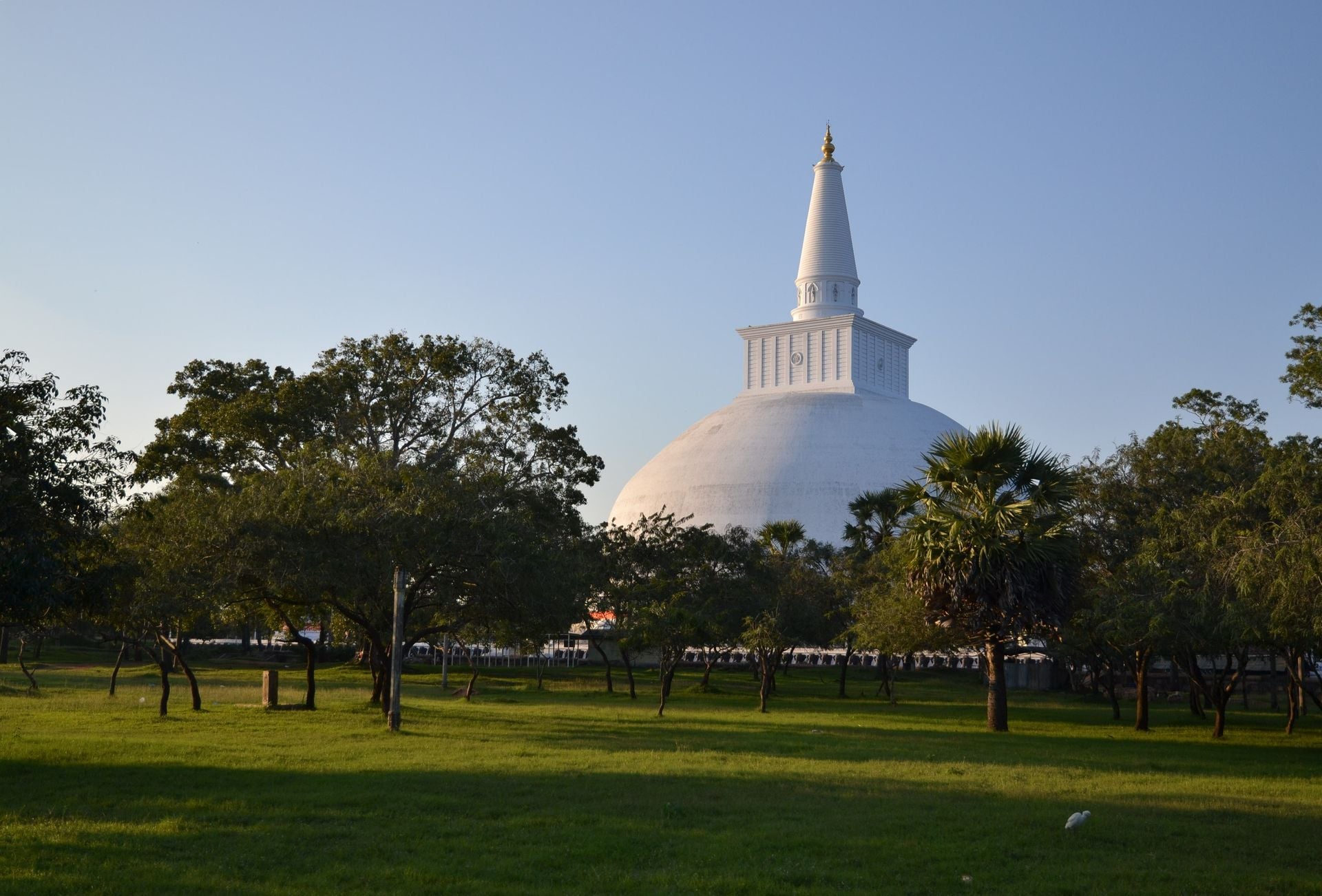 sri-lanka-anuradhapura-temple