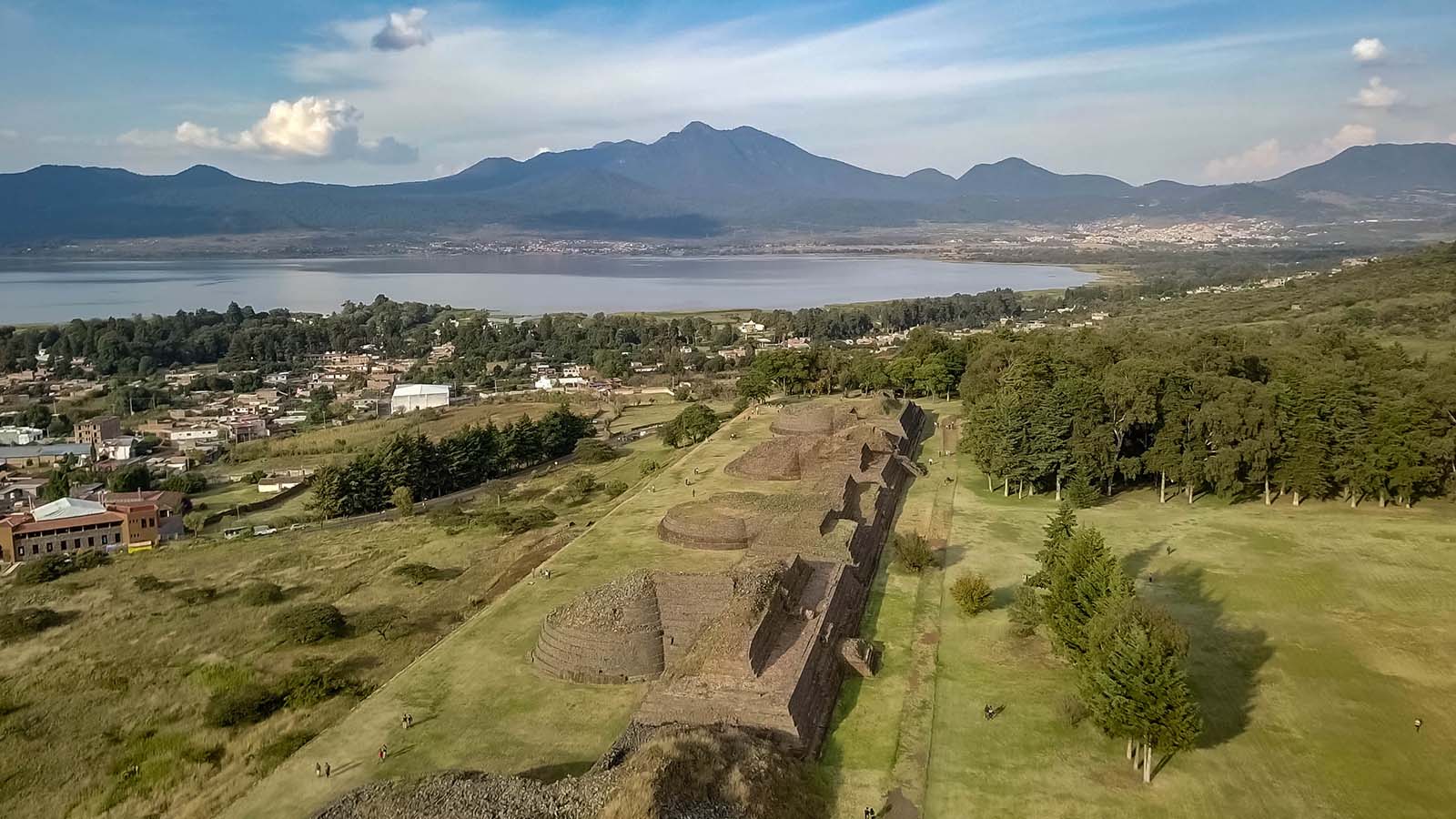 Aerial images of Tzintzunzan Michoacan © Shutterstock