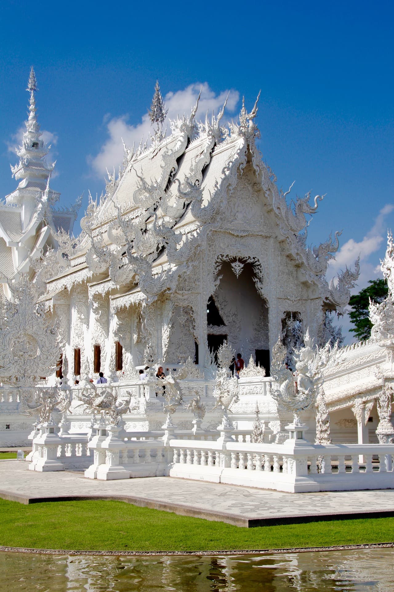 wat-rong-khun-temple-thailand
