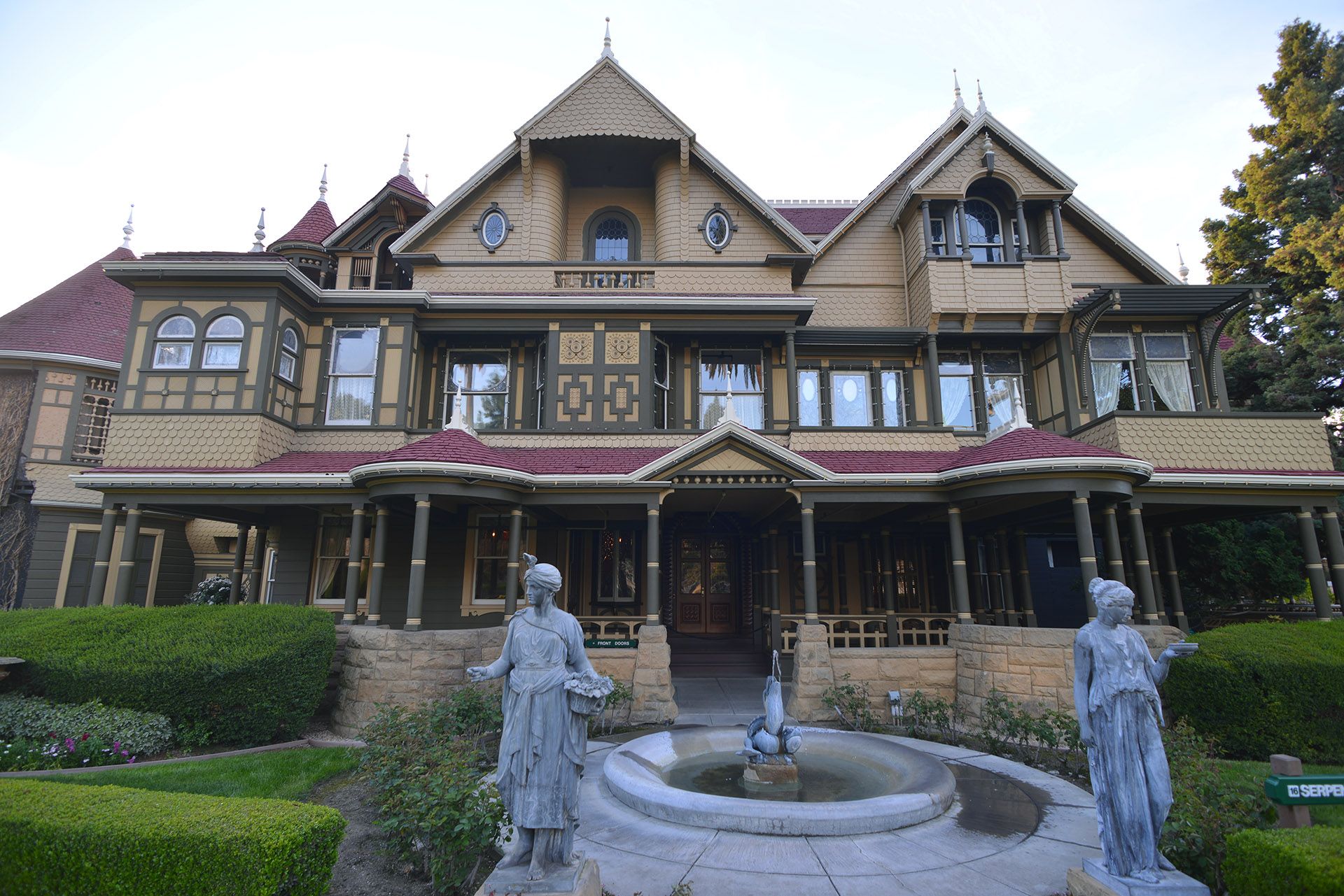 Winchester Mystery House, California © Top Photo Corporation/Shutterstock