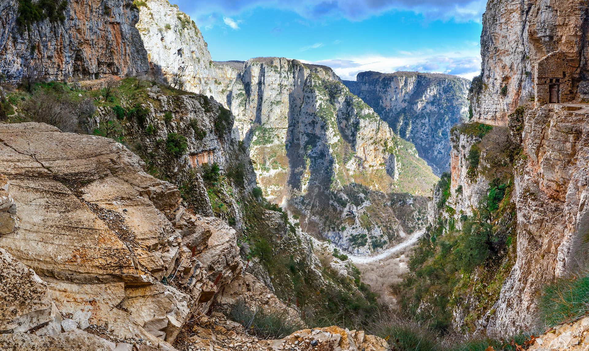 Vikos gorge in the Zagoria region, Greece © AdobeStock